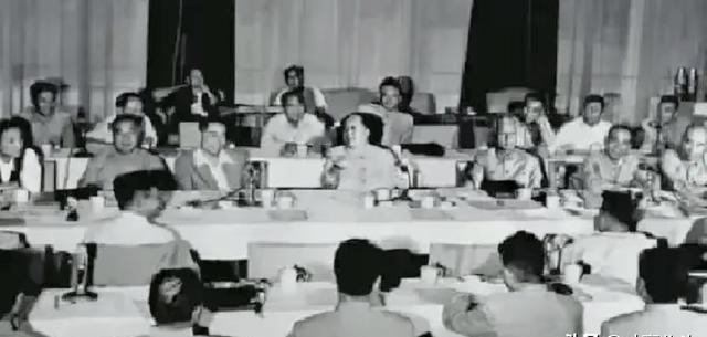 1960年上海会议，毛主席一句心里话，道尽对粟裕的复杂亏欠“你的事，可不能怪我