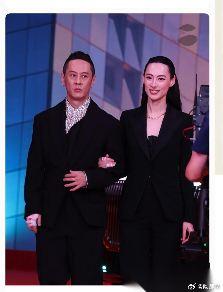 今晚心里最不是滋味的，大概就是李泽楷了。梁洛施直接带着男友马浴柯亮相公开活动，
