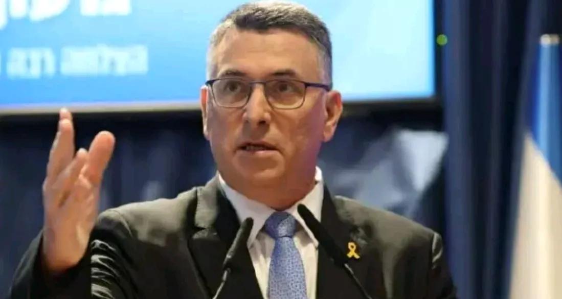 《国土报》报道，当地时间21日，以色列外长吉迪恩.萨尔发布声明，驳斥了联合国秘书