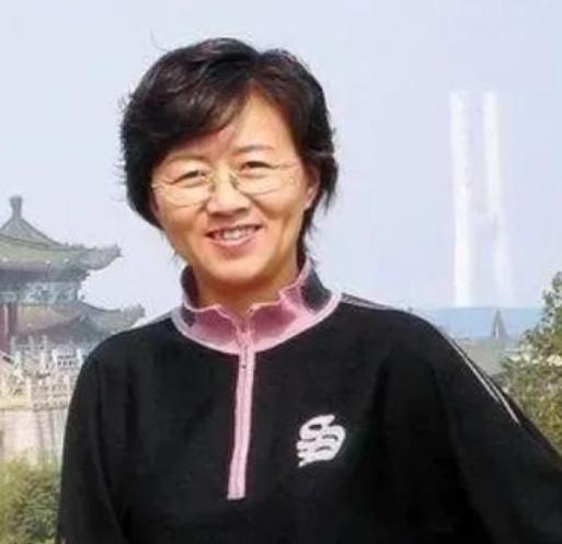 不敢相信，中国出了一位比导弹还可怕的女人！东风-17导弹竟出自她之手。 上世