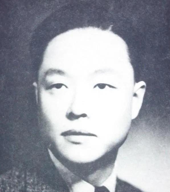 1938年的上海，乱得像打翻的染缸。租界里霓虹灯通宵亮着，赌场、舞厅热闹得不行；