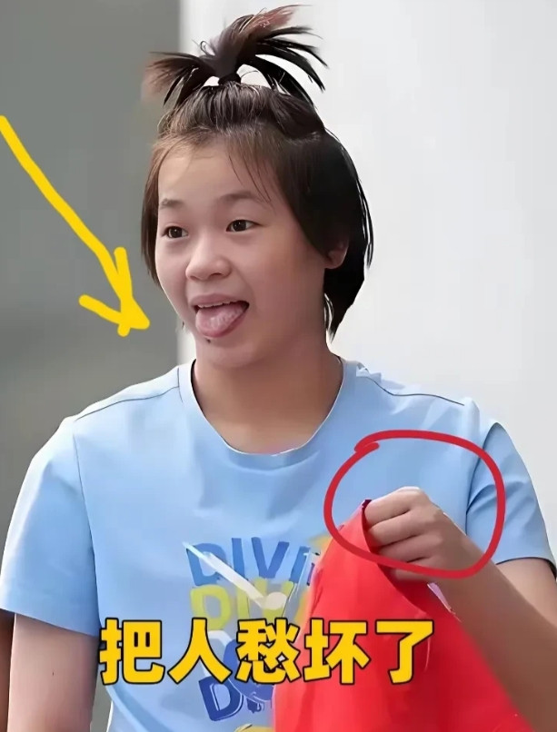 不知道全红婵的父母愁不愁！反正我是愁死了！她从小就被送进了跳水队，几乎没有，学