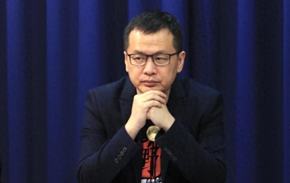 罗智强露出真面目！面对绿媒镜头，罗智强竟口出狂言，对大陆提出过分要求，称若当选党