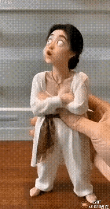 想问问这个玩具是在哪买的？我想按照自己老婆的样子定做一个。