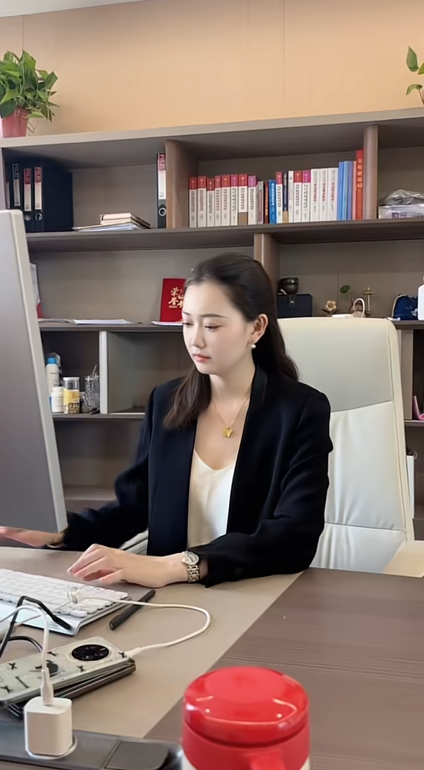 二十八岁正是漂亮闯荡的年纪 