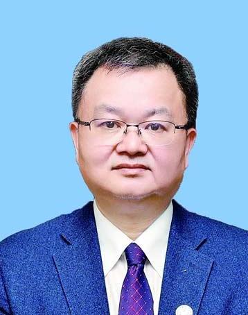 张平文这一波操作实在六把学生推到对立面了！学生想讨要说法，还没讨到校