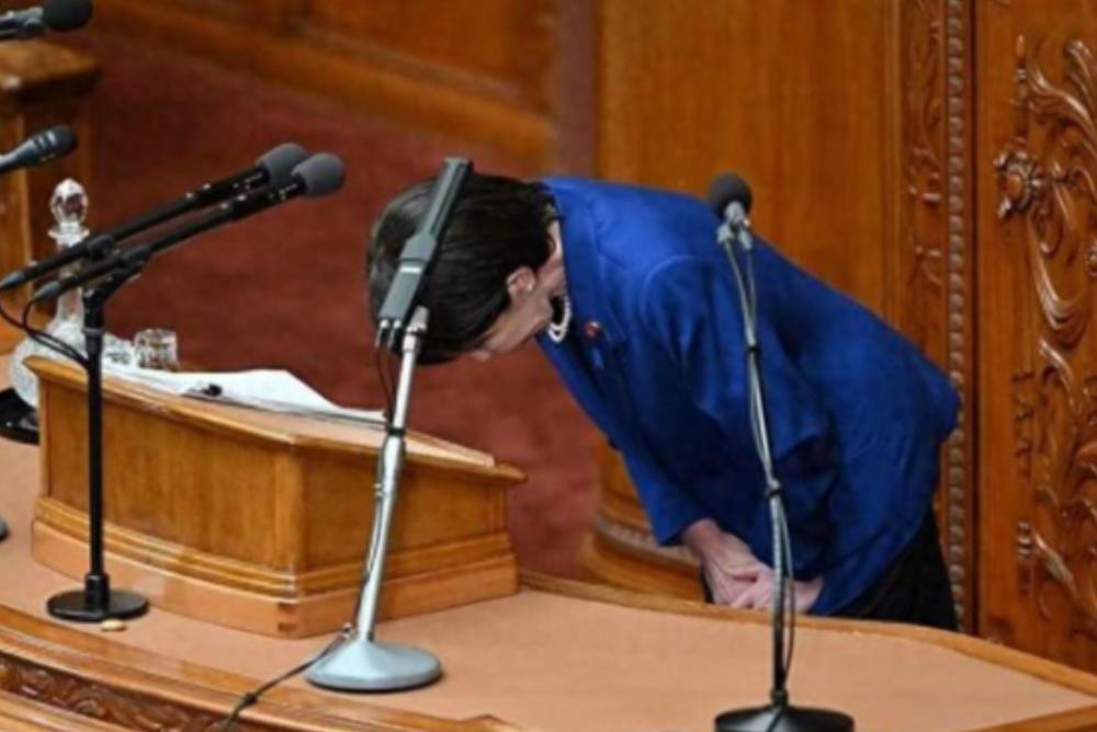 等了这么久，终于等来高市早苗的道歉！ 12月9日，日本首相、自民党总裁高