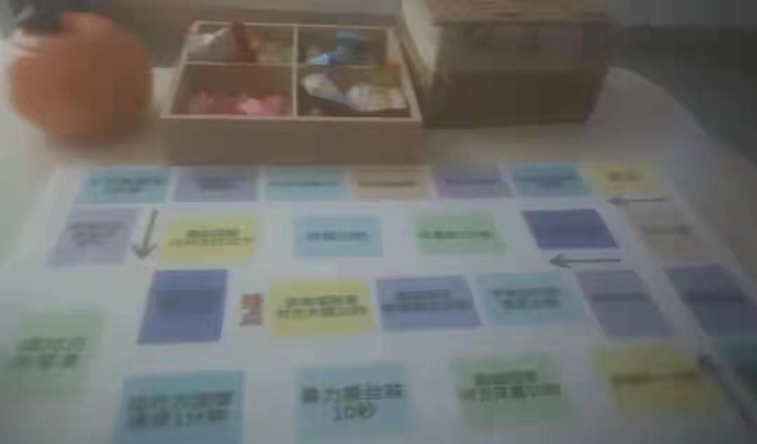 这明显是变异的事情场所，利用私人影院的隐蔽性从事特殊服务，需要依法进行打击。但同