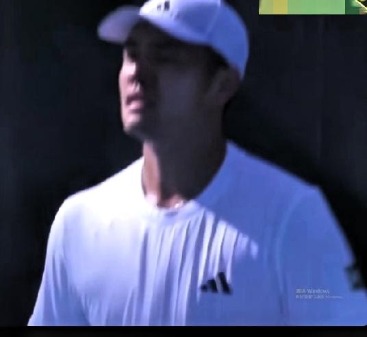 澳网男单第二轮实时赛况：吴易昺对阵斯皮泽里吴易昺2-6，4-6先输二盘，但并