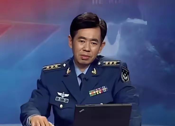 军事专家戴旭2月17日发表观点：我觉得现在我们在航母、五代机、高超音速导弹等方面