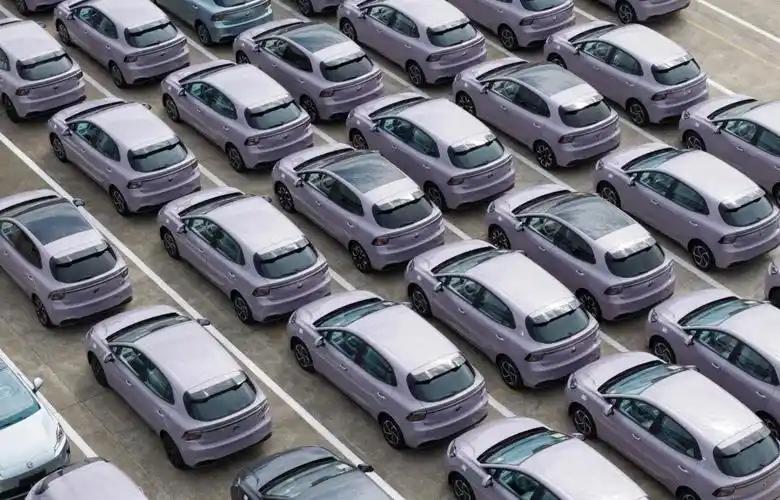 "速成车"被叫停，一天3.6款新车，多少消费者在替车企做路试？你花十几万买的