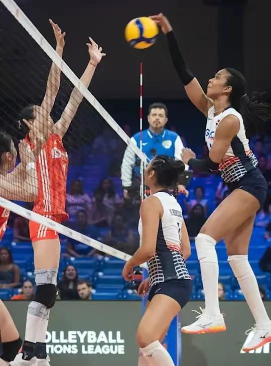世联赛战报：五局苦战，1-2到3-2，中国女排惊险获胜，拦网立功！其实王媛媛不应
