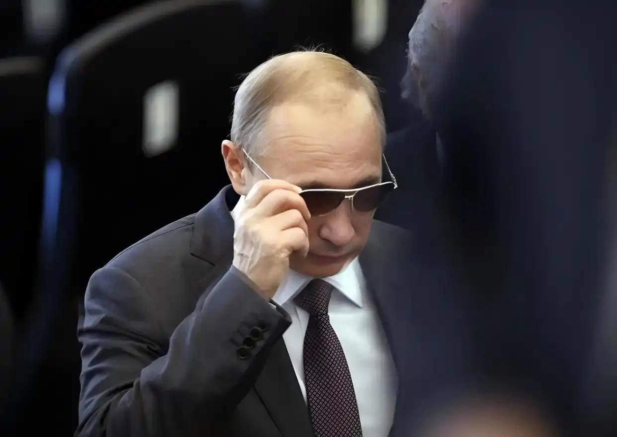 解气！3.17俄直接硬刚西方：敢援乌就同归于尽俄罗斯今天彻底摊牌，西方再敢大