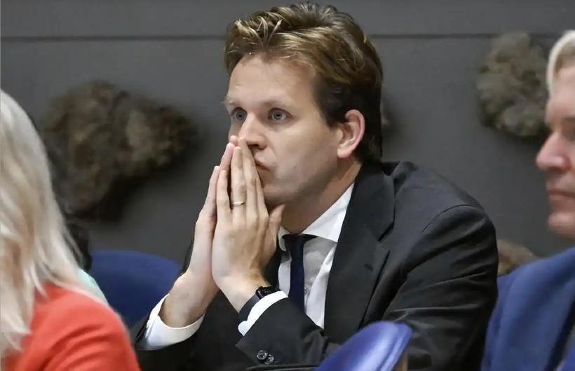 荷兰经济大臣公开承认：自己对中方在安世半导体事件中的反制措施感到“措手不及”，他