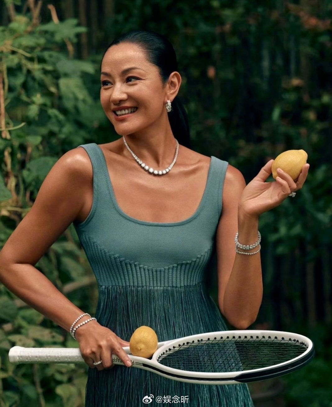 #瞿颖搞笑这块手拿把掐#瞿颖在搞笑这块真的太有天赋了，全程自带欢乐氛围。接电话的小片段自然不做作，反