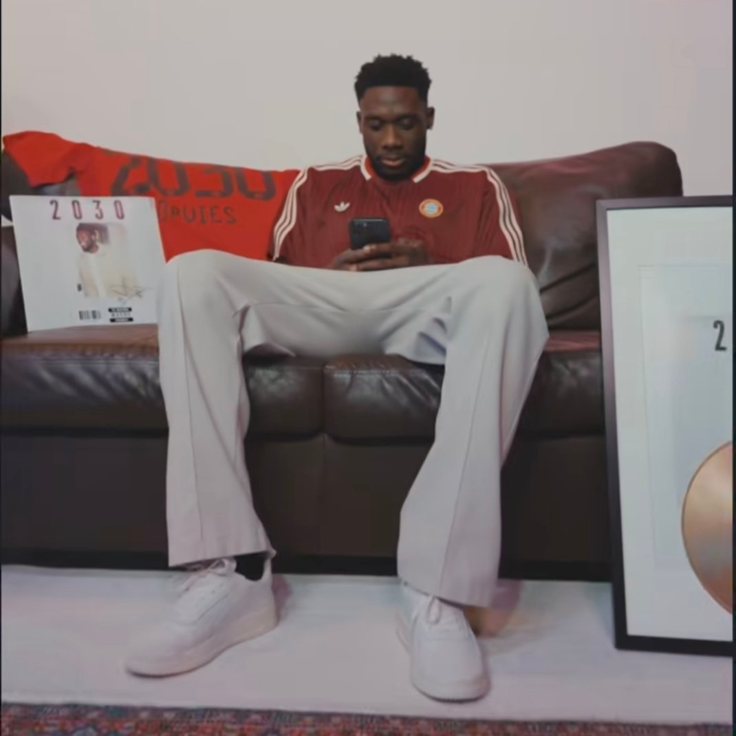 角度有点怪怪的