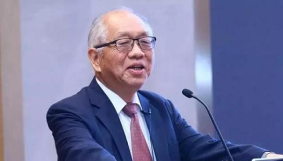 “遮羞布被扯掉了！”美籍华裔数学大师丘成桐这话说得太直白了：中国数学水平比美国落