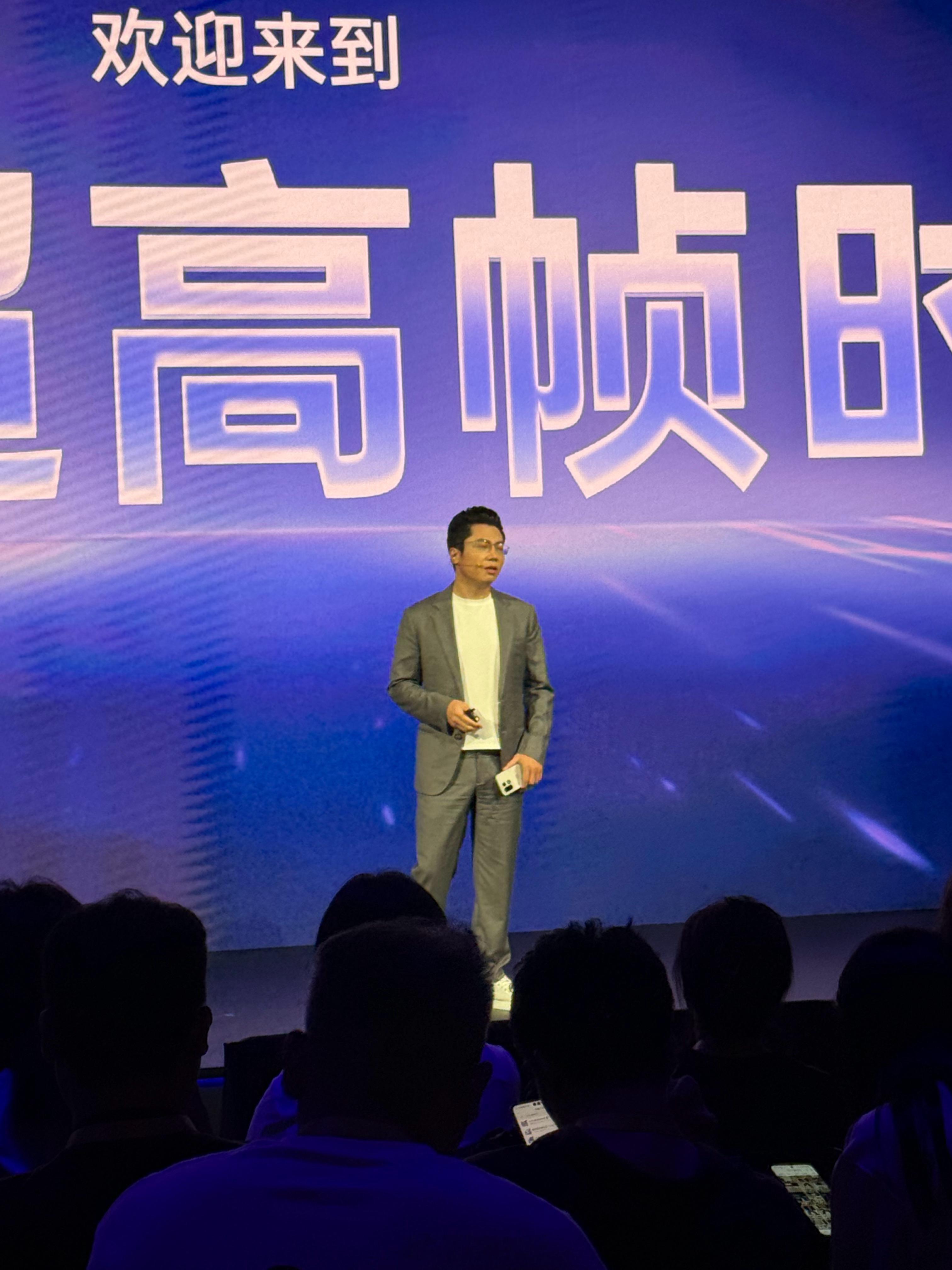 排到了李杰手里的一加15，据说能满足你对游戏的各种严苛奢望！​​​