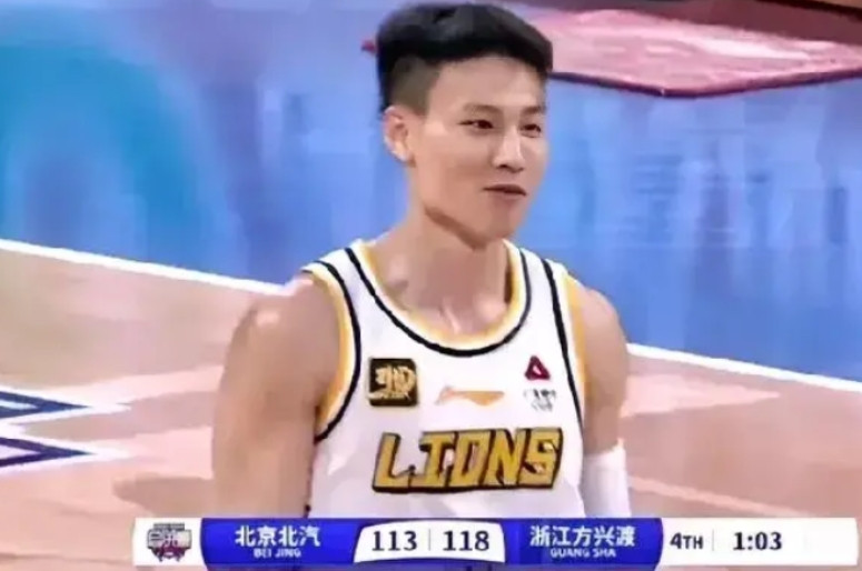 佩服王博啊，佩服广厦的团队信任感，这时候敢相信角色球员。最后奠定胜局的两个三