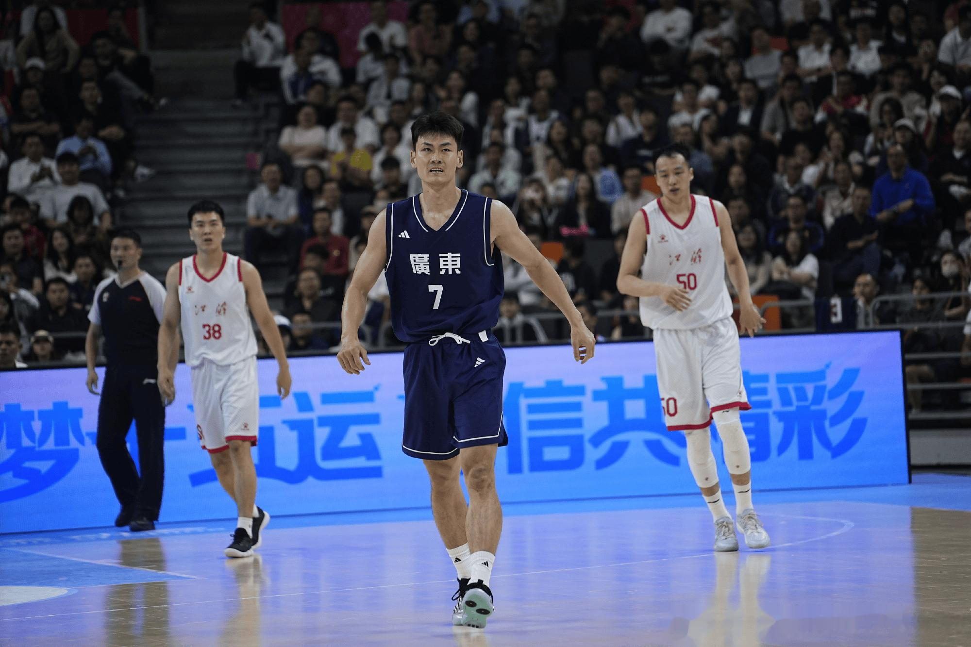 广东男篮发文: 依靠下半场发力, 球队战胜江苏获得两连胜