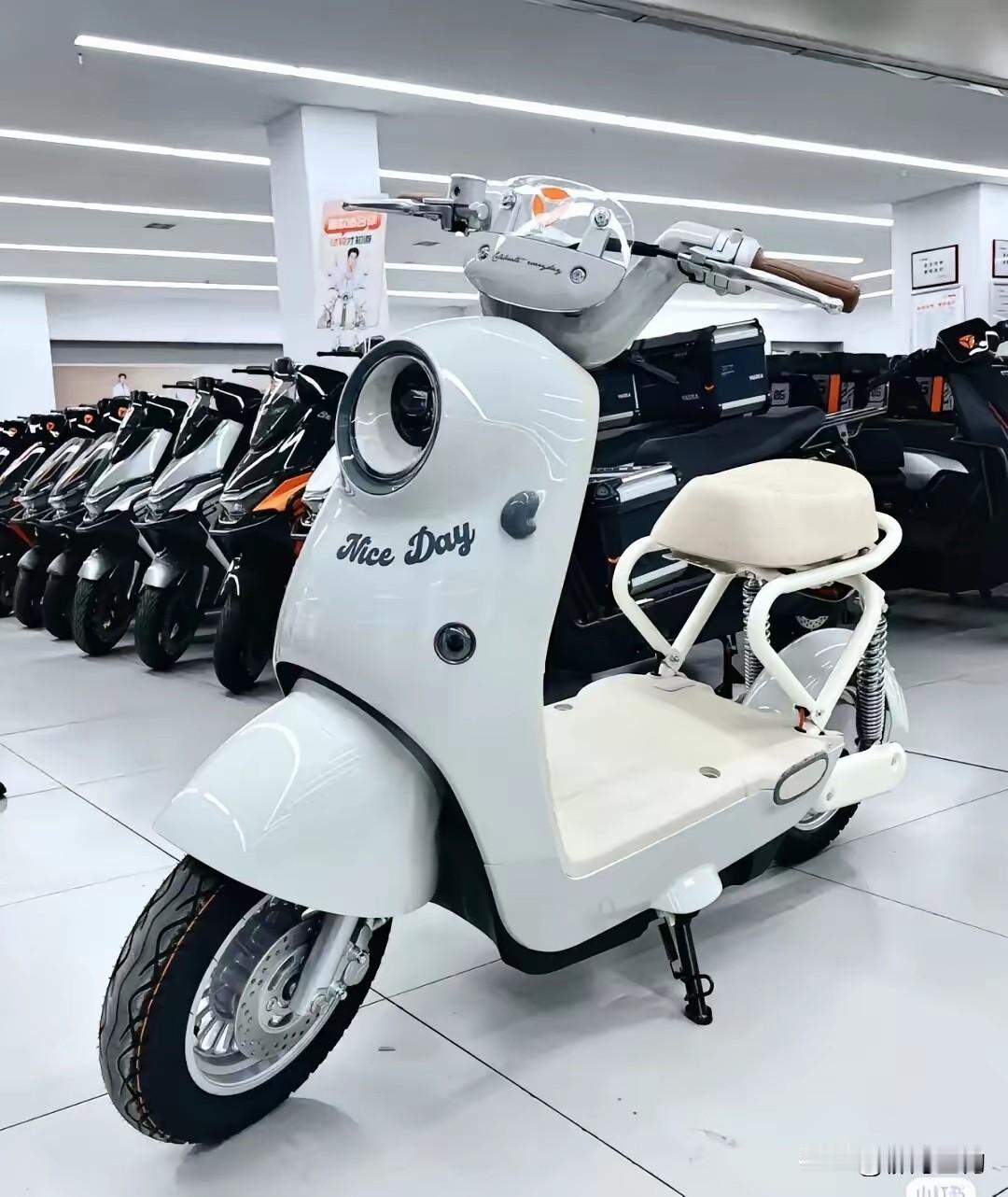 雅迪的车可能要好骑了不是因为出了什么黑科技和因为价格降了多少而是雅迪终于承