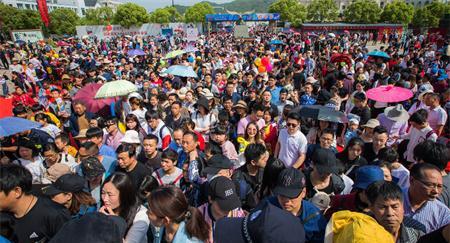 或官方发布！五一假期各地区热度出炉，重庆接待游客高达1369.88万人次，而内蒙
