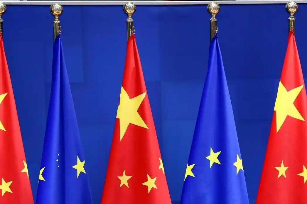 我觉得中国已经彻底想通了：不再费力拉拢欧盟！不是傲气，是真的没必要了。咱们跟欧盟
