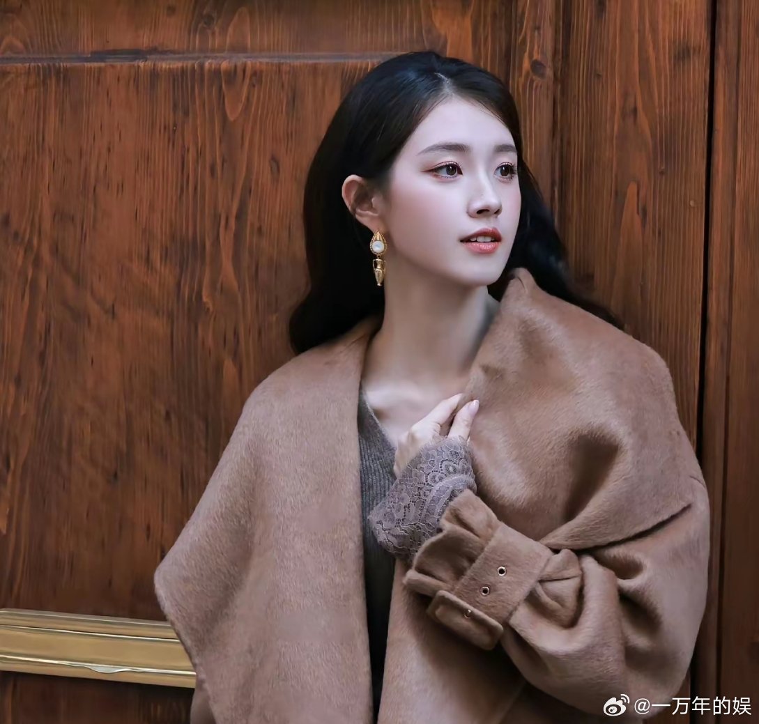郭宇欣最怕的事还是来了经纪公司直接一纸诉状把她告上了法庭…………《盛夏芬德拉》是