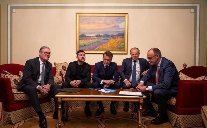 乌克兰的局势又有新消息。据美国媒体报道，欧盟几位主要领导人最近给泽连斯基提了个醒