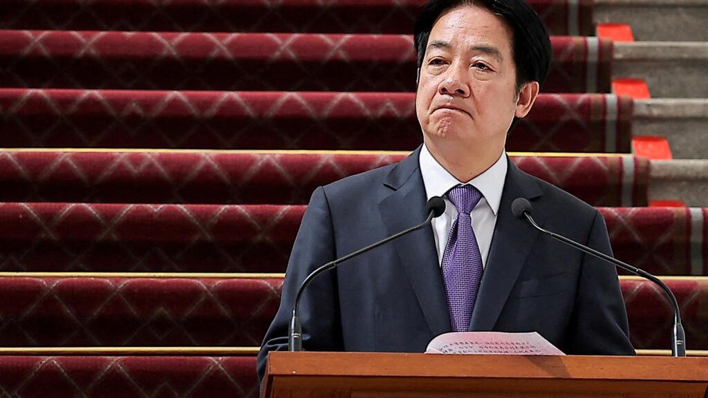 中国大陆对台独再出重拳，民进党害怕了，担心去海外被抓走审判。民进党代表林佳龙