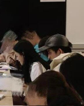 敖瑞鹏沈羽洁不二之臣剧本围读一大早就被《不二之臣》剧本围读路透暴击