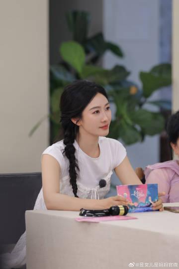邓传理观点遭到程潇、李嘉格强烈反驳。邓传理非常不解的反问，是这样吗？陶昕然作为