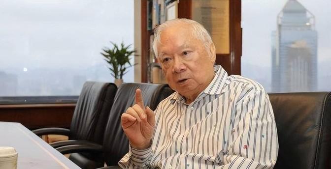 90年代，香港富商胡应湘斥巨资建成了虎门大桥，他豪言：“等收回成本30亿，我就把
