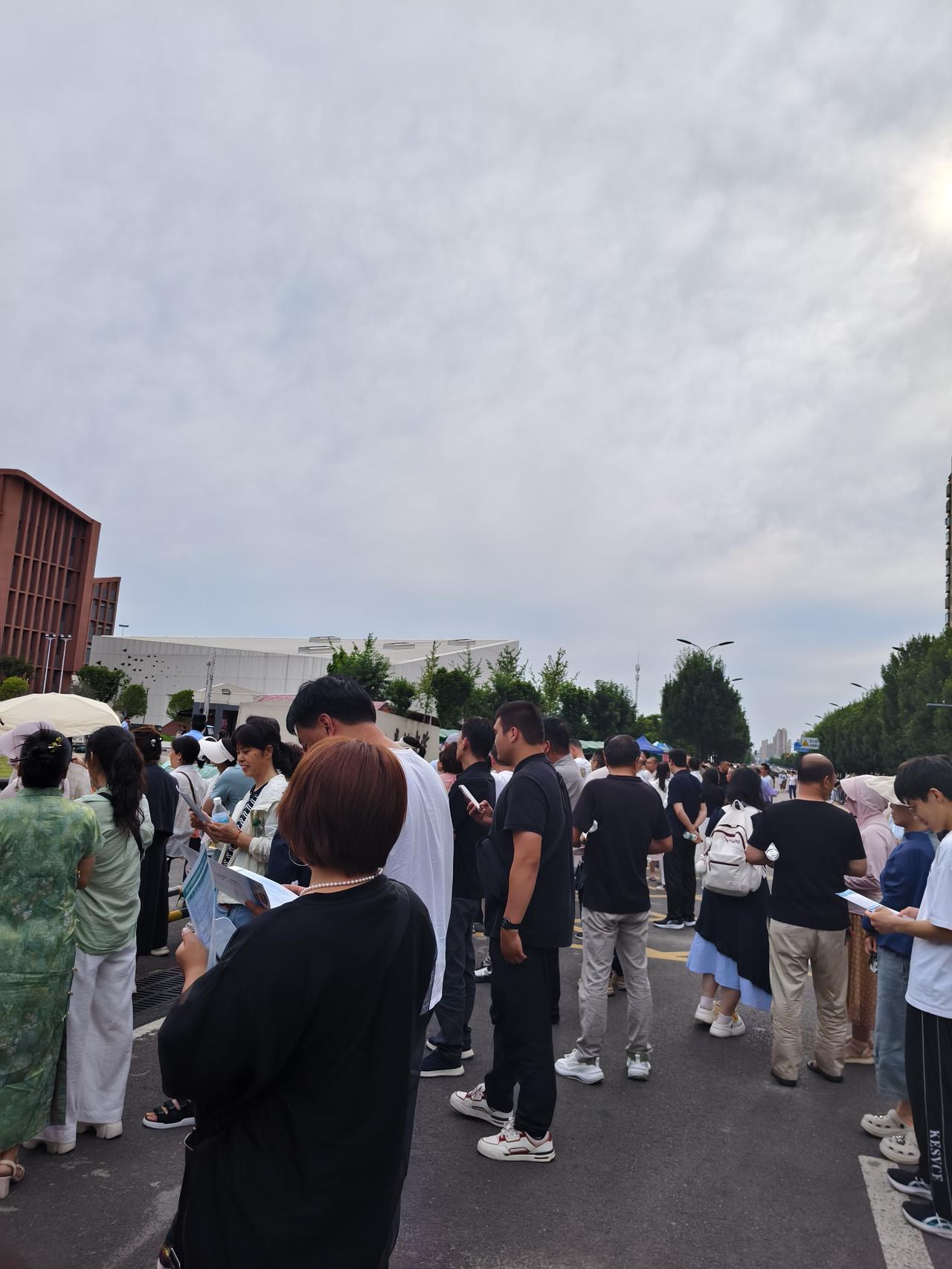 “数学挺简单的，但我还是做错了！”学渣娃的话把我逗的哈哈大笑。上午说语文