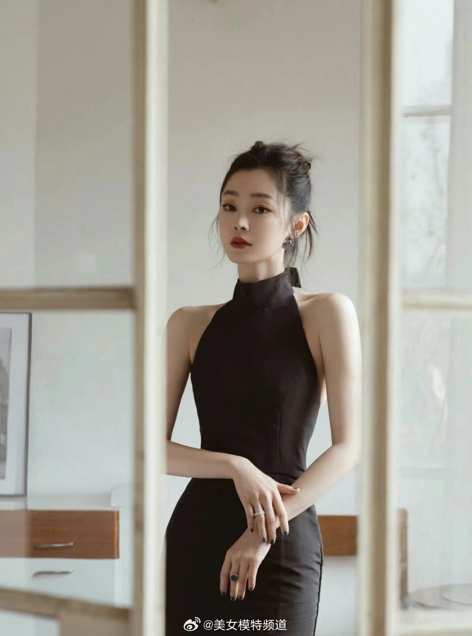 宋轶姐姐的腰让人好生羡慕