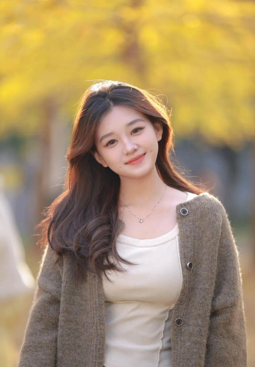 秋天银杏拍照参考8个拍照技巧温柔出片银杏和你都很美