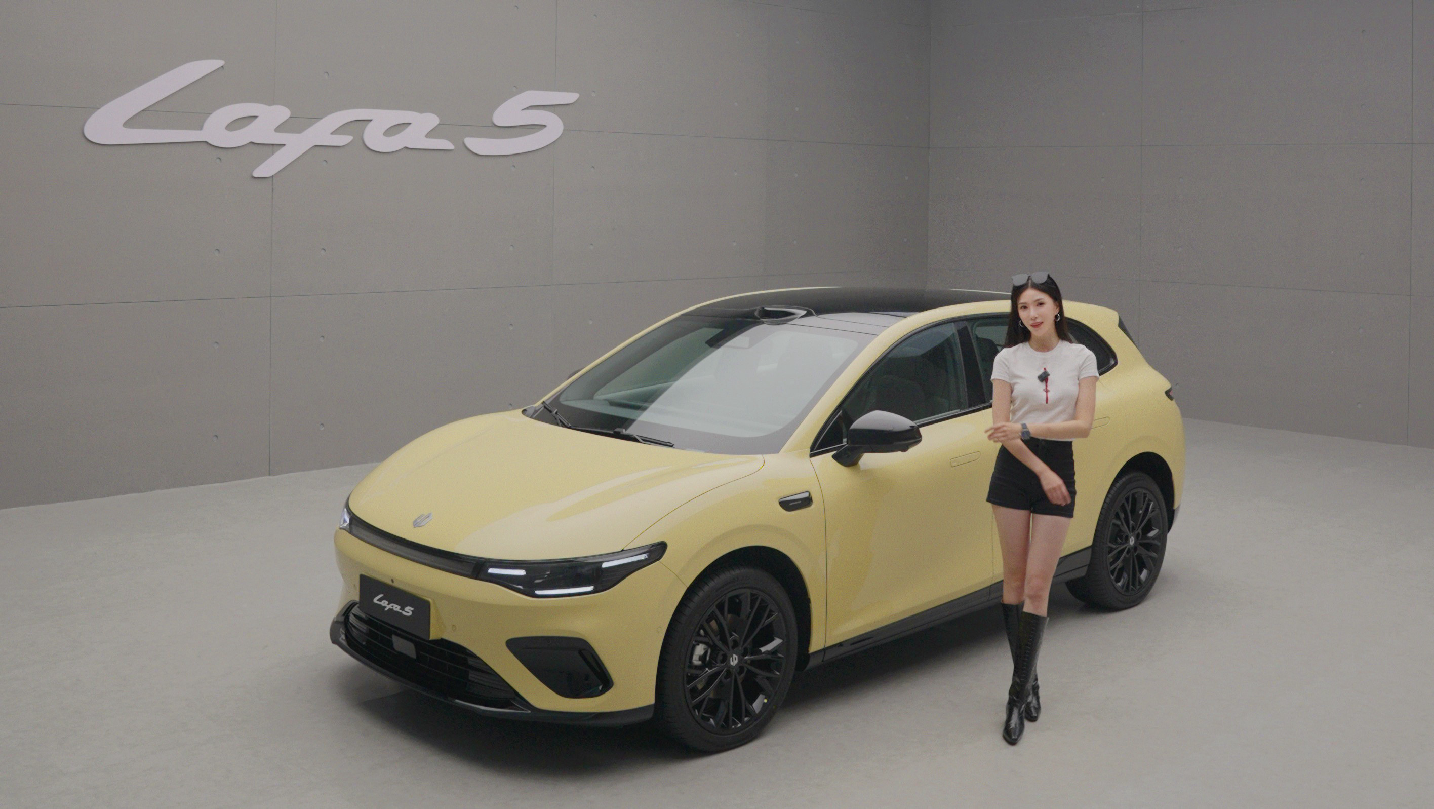 气氛都烘到这了，不拍个拉法说不过去了[捂眼睛][害羞]​​​