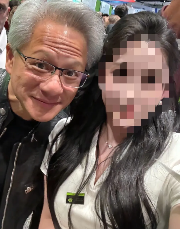 不成功便成仁，我看美媒在吹风要中国放弃AI产业了，电动车和太阳能等可以给中国搞，