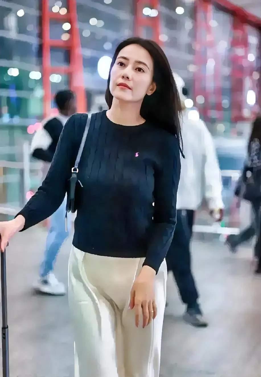 绝密较量！高圆圆演这个电视剧就像卖衣服一样。一个镜头换一套衣服，绝了。