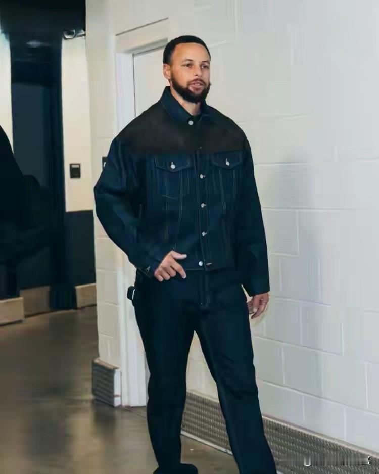 前NBA球员小里弗斯真是胡说八道！最近小里弗斯在参加的一个节目中语出惊人，他直言