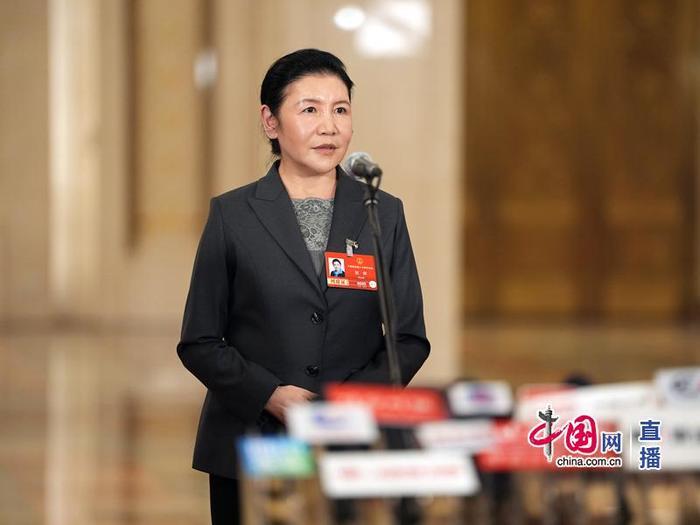 司法部部长贺荣: 今年将在全国统一推行“扫码入企”