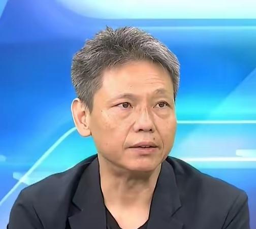 谢寒冰的说法还是比较靠谱的，关于台商现金捐款的问题，就算萧旭岑说跟马英九汇报过，