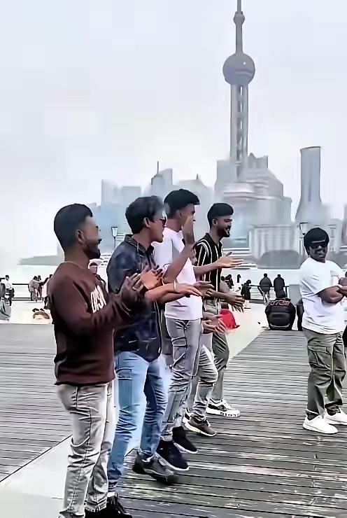 后果不堪设想！这话听起来吓人，但有些人真是这么担心的。现在满世界都在忙活搞经