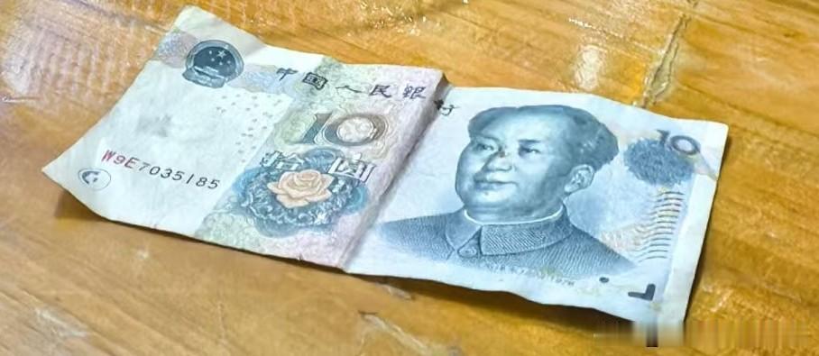 婆婆就是婆婆，女儿就是女儿，生的不如养的亲，儿媳妇永远成不了婆婆的闺女。