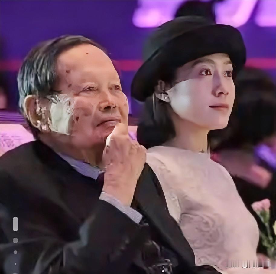 她嫁他时28岁，他娶她时82岁，年龄差54岁啊！实话实说，杨老离世后，最难过的人