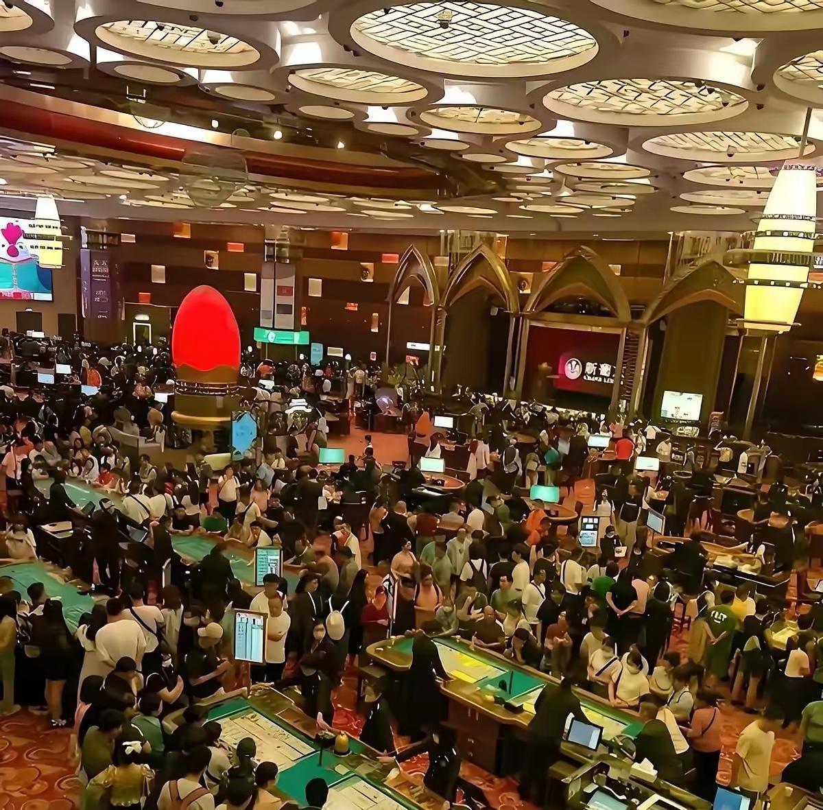 澳门有赌场关了一半的台子。是因为来玩的人，都被算得太干净了。他们用最精密的电