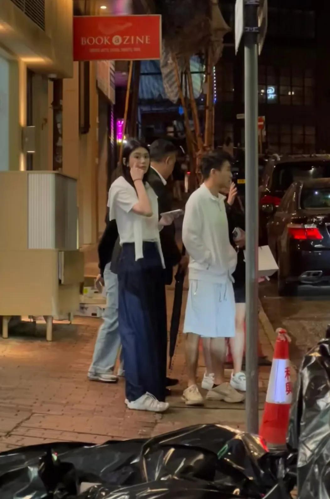 朋友在香港中环偶遇奚梦瑶和何猷君他们真的感情很好经常被网友偶遇在各种地方游玩