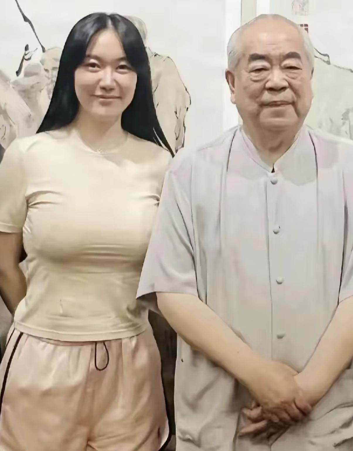 徐萌为什么会爱上范增，