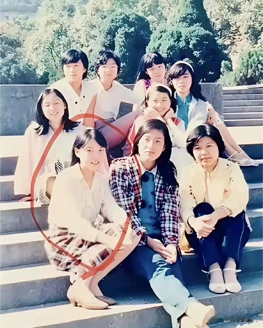 你可以质疑一切！但绝对不要质疑大佬的眼光！就说杜建英，四十年前就是浙大的高材生，