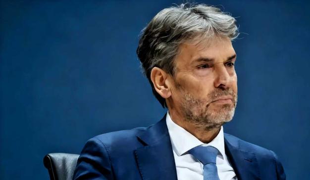 荷兰接管安世后，网上说的最多的就是搬起石头砸自己的脚，荷兰后悔了，悔不当初，抢了